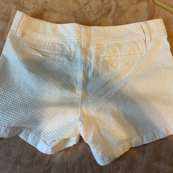 Lilly Pulitzer White Jacquard Callahan Shorts - Picture 2 of 4